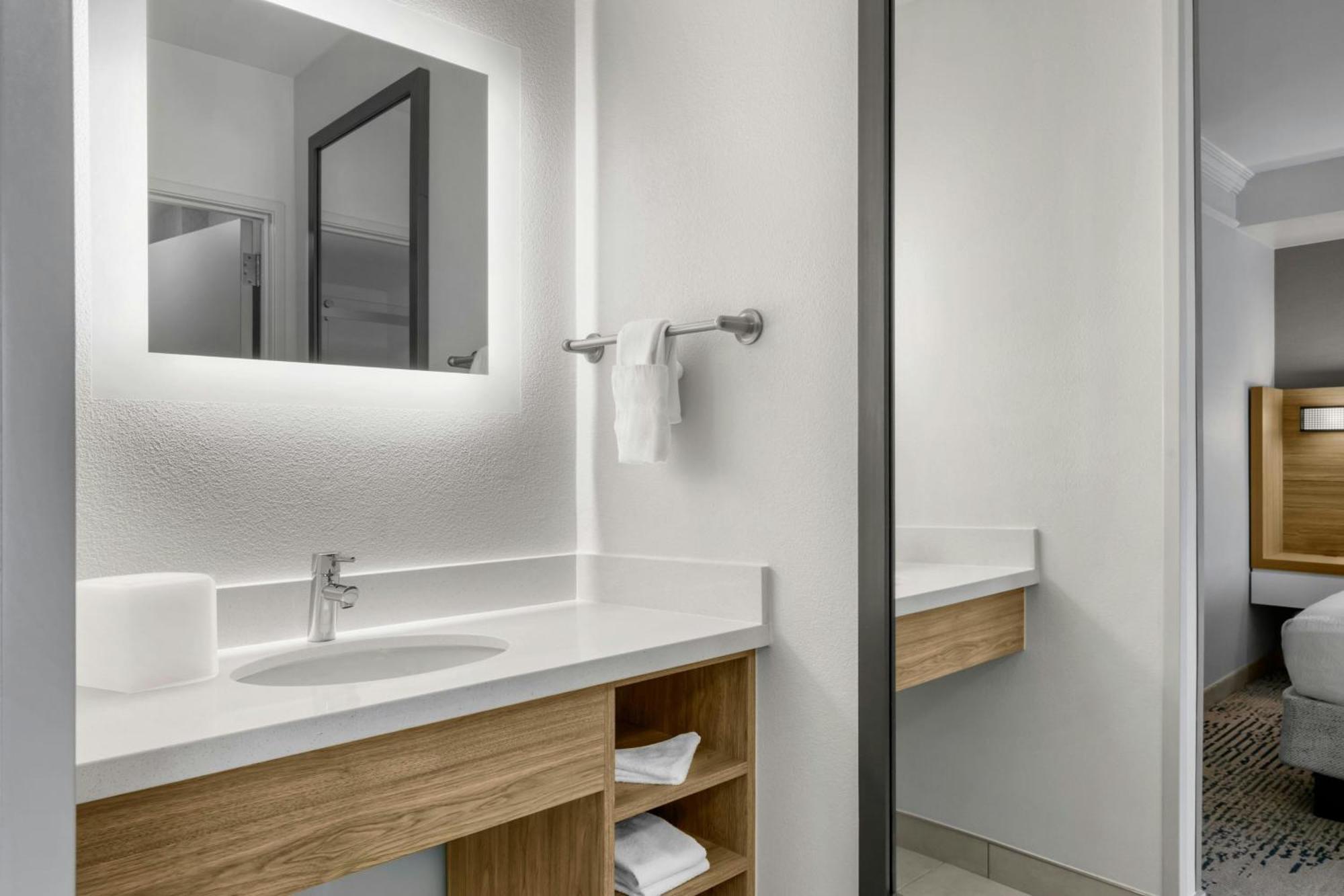 King Studio,1690950751:JPEG